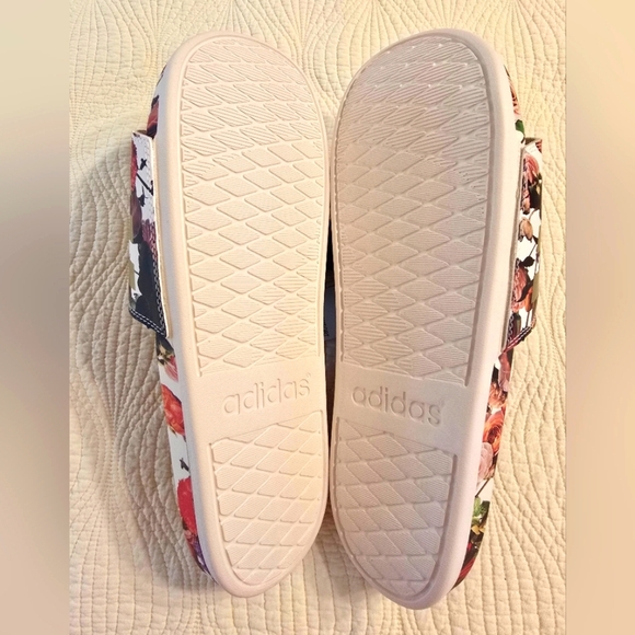 NWt Adidas Adilette Comfort Floral Slip On Slides / Slippers - Picture 6 of 6